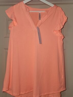 NWT Dear Scarlett Blouse – Size Large Coral/Peach